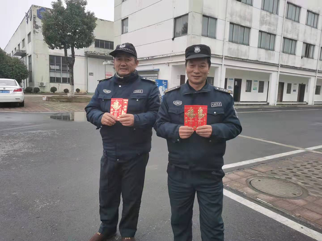 新濤慰問春節加班員工