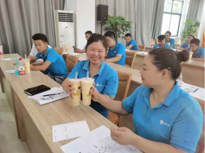 新濤巾幗風貌