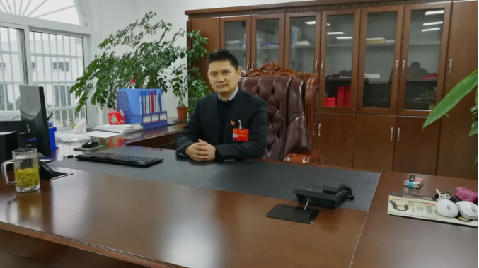 新濤總經理周小二先生.png