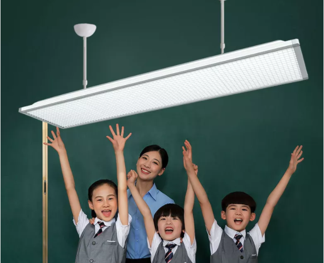 教室燈具.png